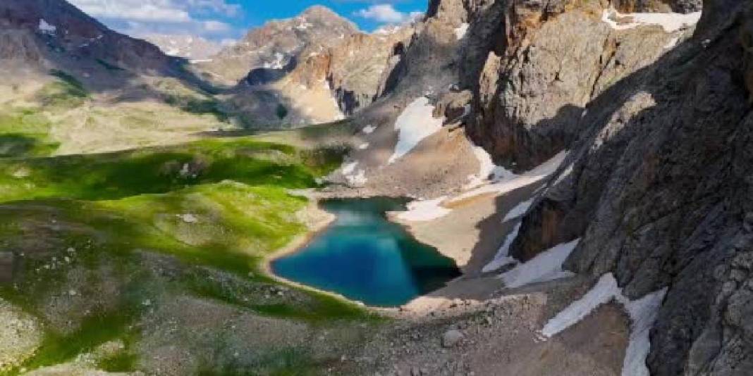 Kartpostal gibi dursa da gerçek! Erzincan’ın 2.500 rakımlık yaylası göz kamaştırıyor 4
